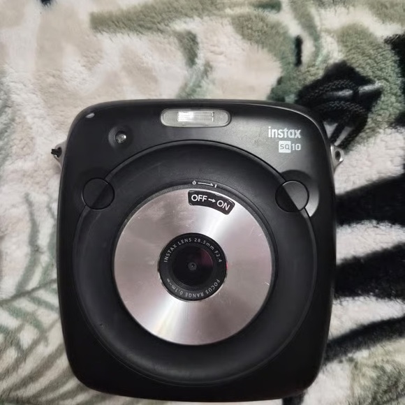 Fujifilm Instax SQ10 Black and Silver Digital Camera